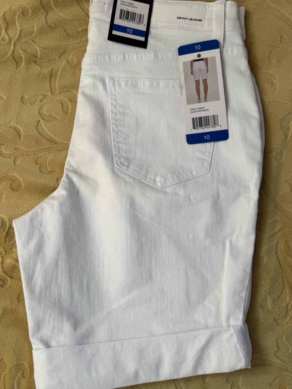 DKNY Women’s White Ankle-Cropped Denim Shorts Size 10